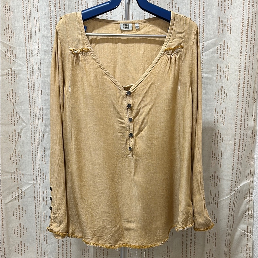 True Craft Blue and Tan Buttoned Ruched Blouse